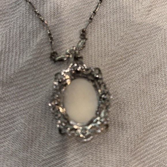 Art Deco Sterling Silver & Shell Carved Cameo Pendant Necklace - Picture 5 of 5